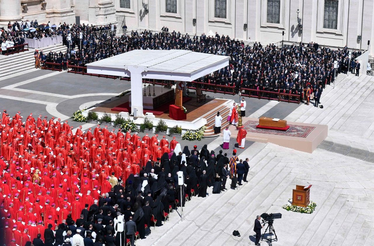 Quang cảnh quảng trường Thánh Peter trong Thánh lễ tiễn đưa Đức Giáo hoàng Phanxicô - Ảnh: Vatican Media