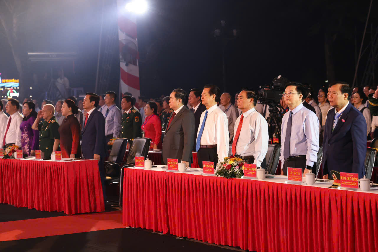 Các đại biểu tham dự buổi lễ kỷ niệm. Ảnh: Trung Phạm