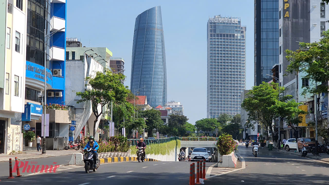 Các sở ngành của TP Đà Nẵng mới sẽ tiếp tục làm việc tại toà nhà Trung tâm hành chính TP Đà Nẵng hiện nay