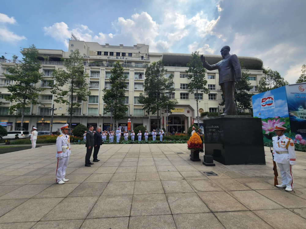 Vào ngày 24/4, trong khuôn khổ chuyến thăm Belarus của Thứ trưởng Ngoại giao Lê Thị Thu Hằng, Bộ trưởng Ngoại giao Belarus M. Ryzhenkov khẳng định Việt Nam là một trong những đối tác quan trọng nhất của Belarus tại khu vực và mong muốn đưa quan hệ song phương lên tầm cao mới