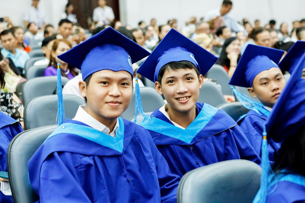 Niềm vui của các tân cử nhân, kỹ sư Trường đại học Bách khoa trong lễ tốt nghiệp vào cuối tháng 4/2025