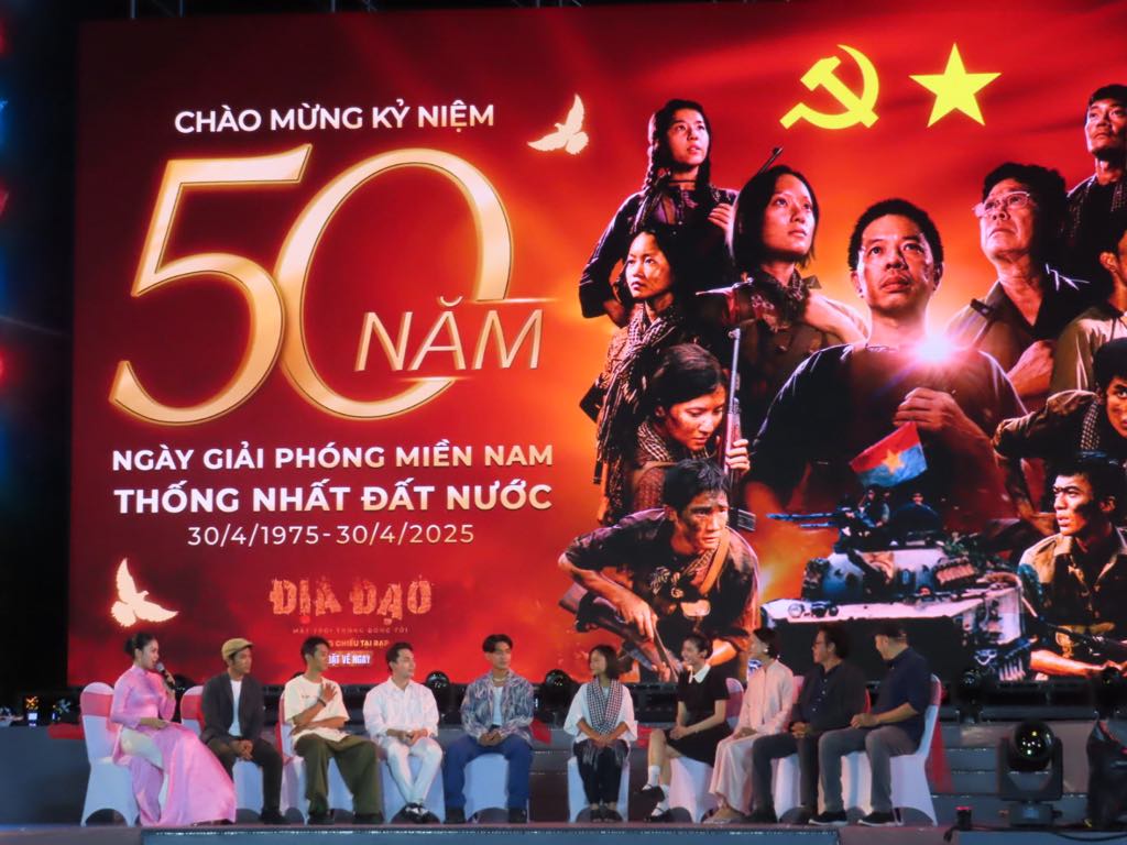 Các thành viêtrong ê kíp chia sẻ về quá trình thực hiện bộ phim 
