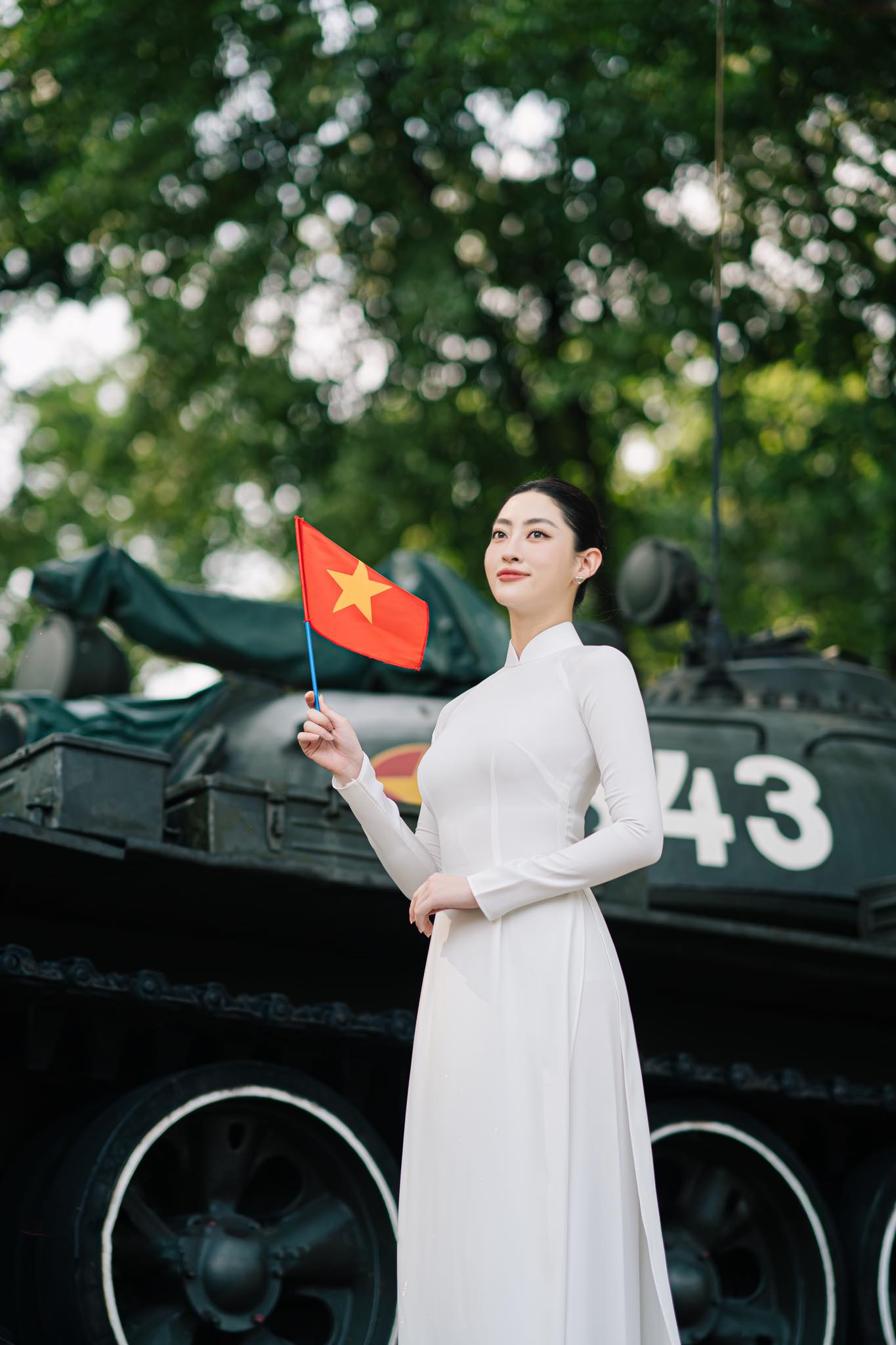 Người đẹp muốn truyền tải thông điệp sự giao thoa giữa quá khứ và hiện tại. Nàng hậu không chỉ thể hiện lòng tri ân, mà còn kêu gọi giới trẻ hãy hiểu và tự hào về lịch sử vẻ vang của đất nước.