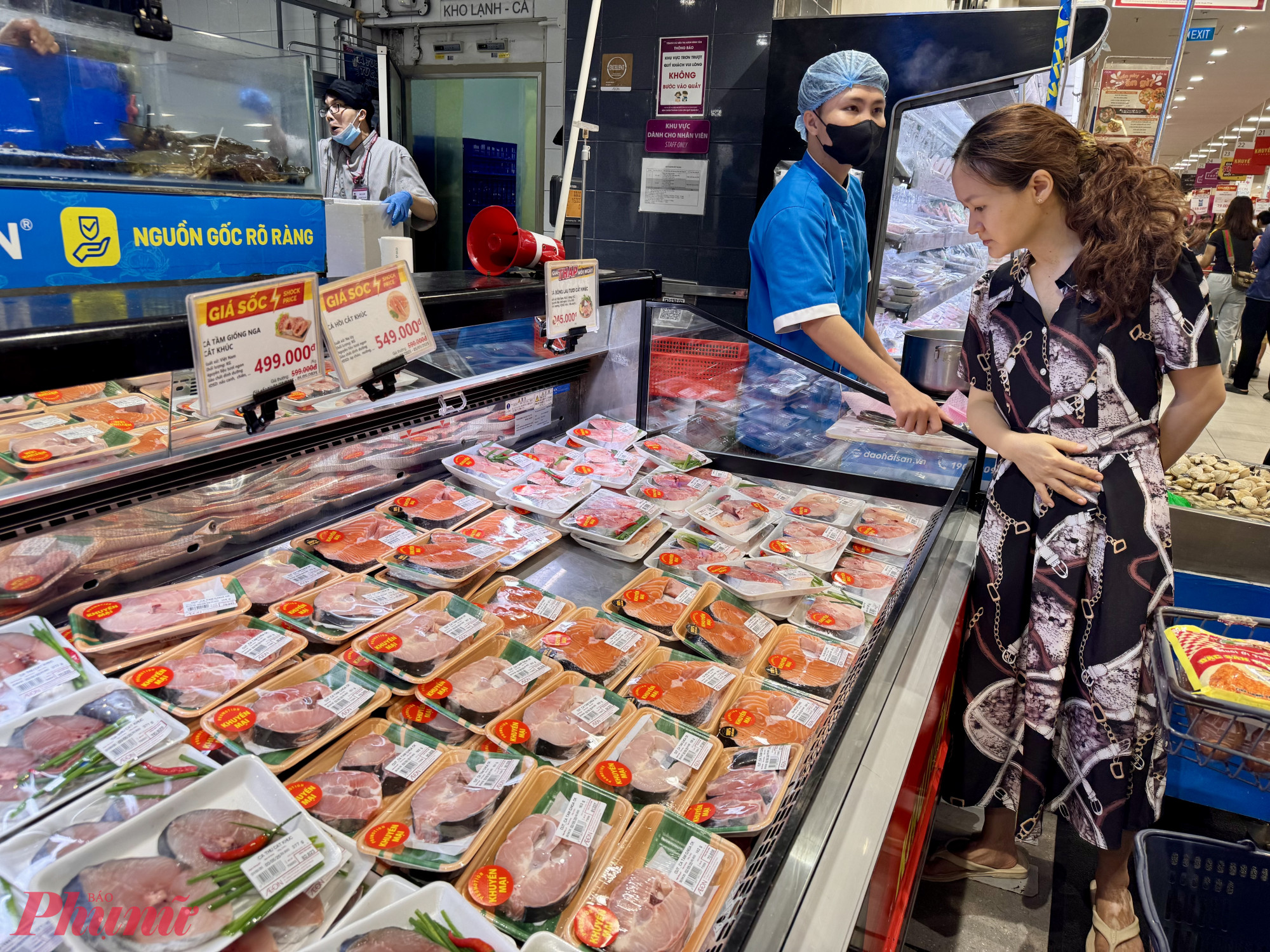 Nhiều loại cá như cá tầm 
