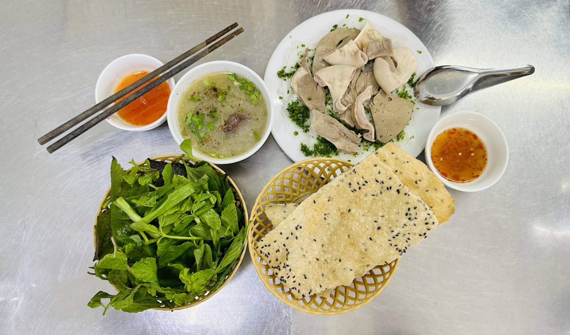 Ảnh chụp món cháo lòng tại: Quán cháo lòng Bình Định Mr. Tú 76/102 đường 59, phường 14, Gò Vấp, Thành phố Hồ Chí Minh