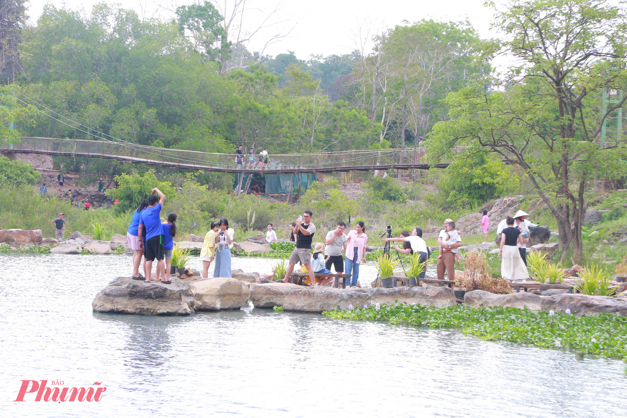  Với vẻ đẹp hoang sơ và đầy quyến rũ, thác Dray Nur luôn để lại ấn tượng mạnh mẽ trong lòng du khách. 