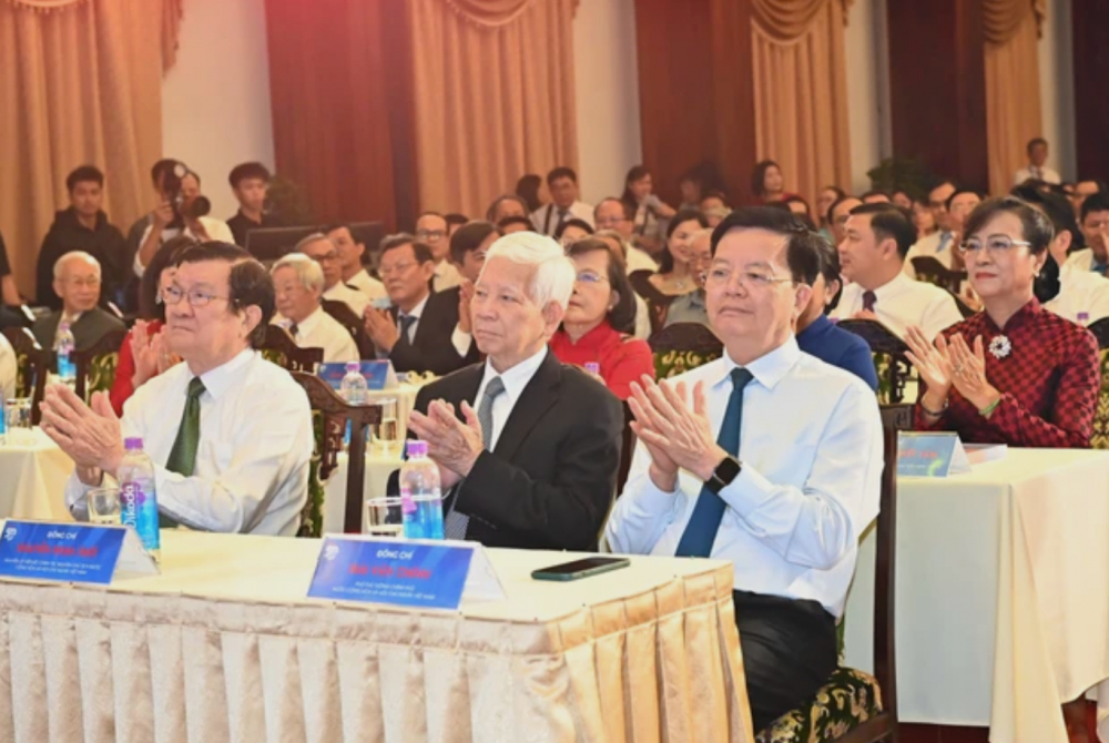 nhiều lãnh đạo, nguyên lãnh đạo TPHCM.