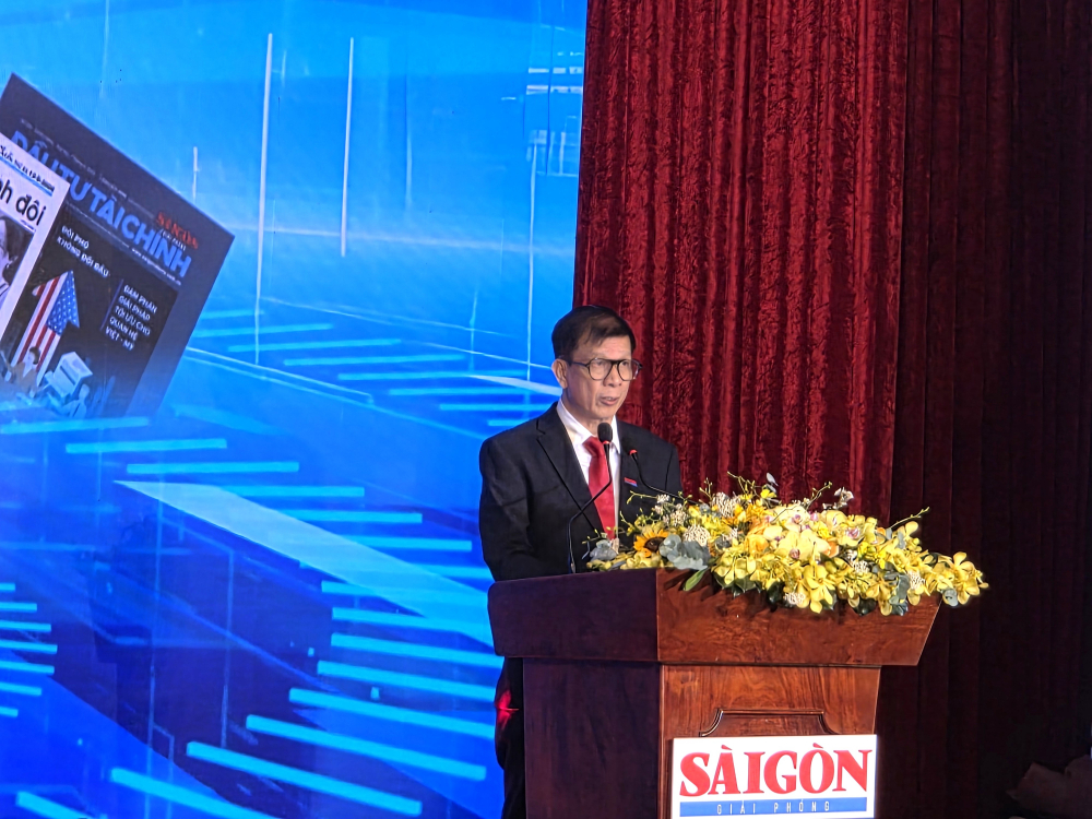  Phó Tổng Biên tập phụ trách SGGP Nguyễn Khắc Văn phát biểu ôn truyền thống.