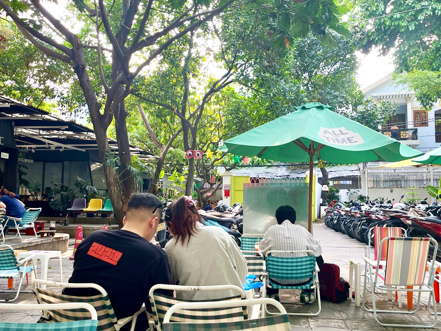 “Lốp dự phòng”, “lốp chúa” hay “Michelin boy”…  là những thuật ngữ châm biếm, hài hước chỉ những anh chàng chấp nhận làm phương án dự phòng cho người mình thích - ẢNH MINH HỌA: NHẬT THÀNH