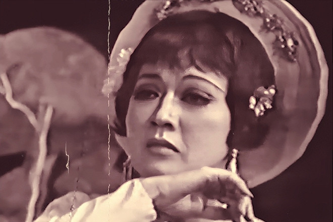 Tiếng trống Mê Linh (*) còn ngân mãi NSƯT Thanh Nga gây bất ngời khi hoá thân thành Trưng Trắc trong vở Tiếng trống Mê Linh