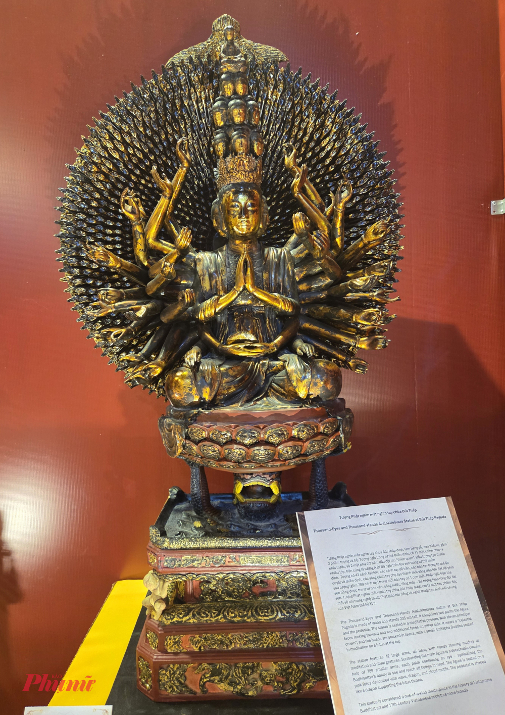 Tượng Phật bà Quan âm nghìn tay nghìn mắt chùa Bút Tháp hôn Bút Tháp, xã Đình Tổ, thị xã Thuận Thành, tỉnh Bắc Ninh. Ngoài ra(Thuận Thành, Bắc Ninh)