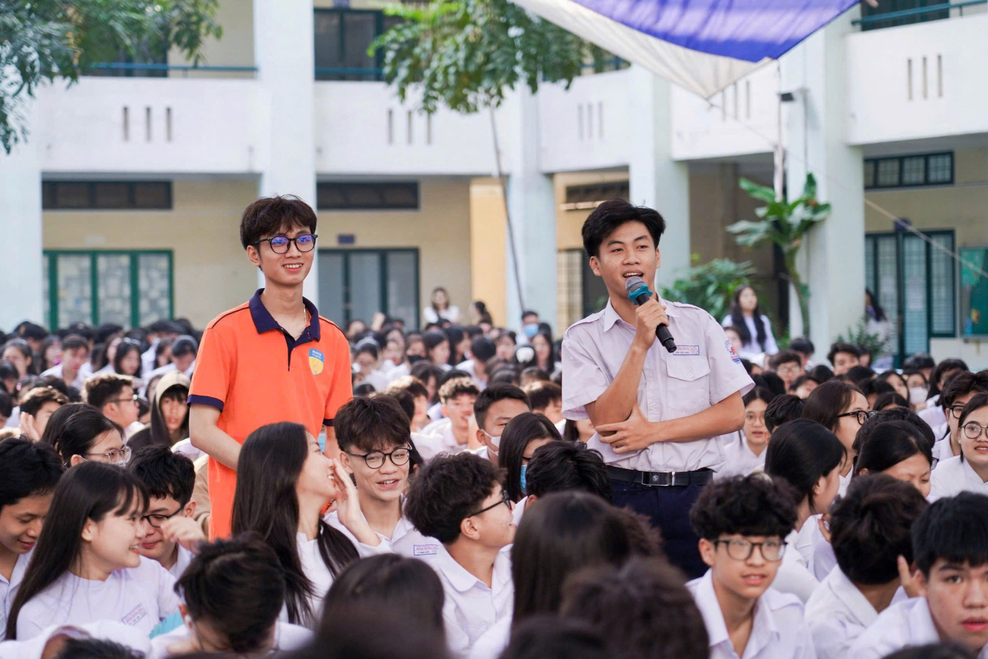 Sinh viên ngành Quan hệ công chúng HUTECH tự tay tổ chức dự án quy mô lớn - Ảnh: HUTECH