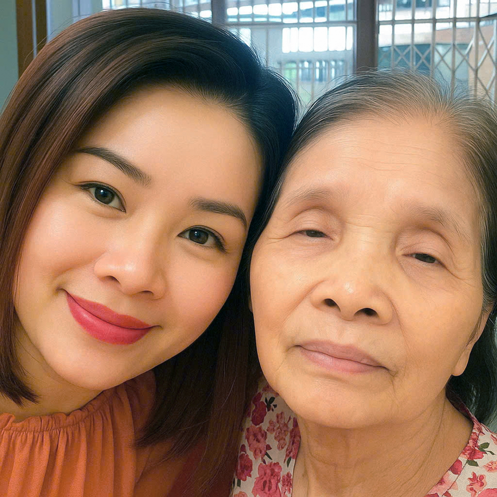 Từ chữ hiếu đến hành trình trẻ hóa nhan sắc Việt Dù tuổi đã cao, mẹ doanh nhân Karen Trần vẫn duy trì được làn da khỏe khoắn, tươi tắn nhờ sự chăm sóc tận tình từ con gái - Ảnh do nhân vật cung cấp