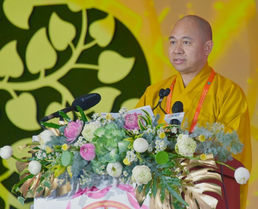 Sau Việt Nam, Trung Quốc đăng cai Đại lễ Vesak Liên hợp quốc 2026 Đại diện Ủy ban Tổ chức Quốc gia Đại lễ Vesak LHQ 2025, Thượng tọa Thích Đức Thiện, Phó Chủ tịch kiêm Tổng Thư ký Hội đồng Trị sự GHPGVN, Phó Chủ tịch kiêm Tổng Thư ký Ủy ban Tổ chức Quốc gia Đại lễ Vesak LHQ 2025 và Hòa thượng - tiến sĩ Tampalawela Dhammaratana, Phó Chủ tịch ICDV đã công bố toàn văn Tuyên bố TPHCM Đại lễ Vesak LHQ 2025 bằng tiếng Việt và tiếng Anh.