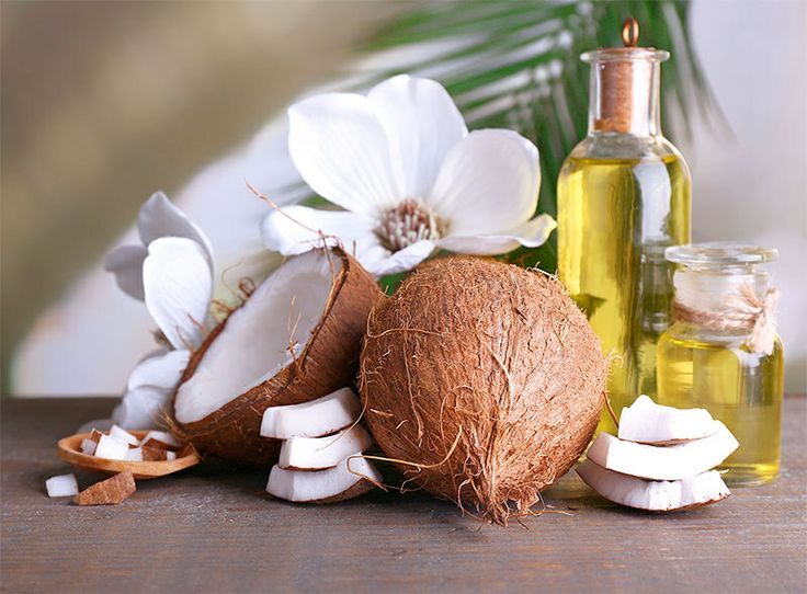Dầu dừa từ lâu đã trở thành một nguyên liệu làm đẹp tự nhiên quen thuộc, đặc biệt với các tín đồ yêu thích chăm sóc sắc đẹp từ thiên nhiên. Với thành phần giàu vitamin E, axit lauric và các dưỡng chất khác, dầu dừa không chỉ giúp tóc bóng mượt mà còn là vị cứu tinh cho mi và lông mày dài đẹp tự nhiên. Hãy cùng khám phá những cách sử dụng dầu dừa để dưỡng tóc, mi và lông mày tại nhà.