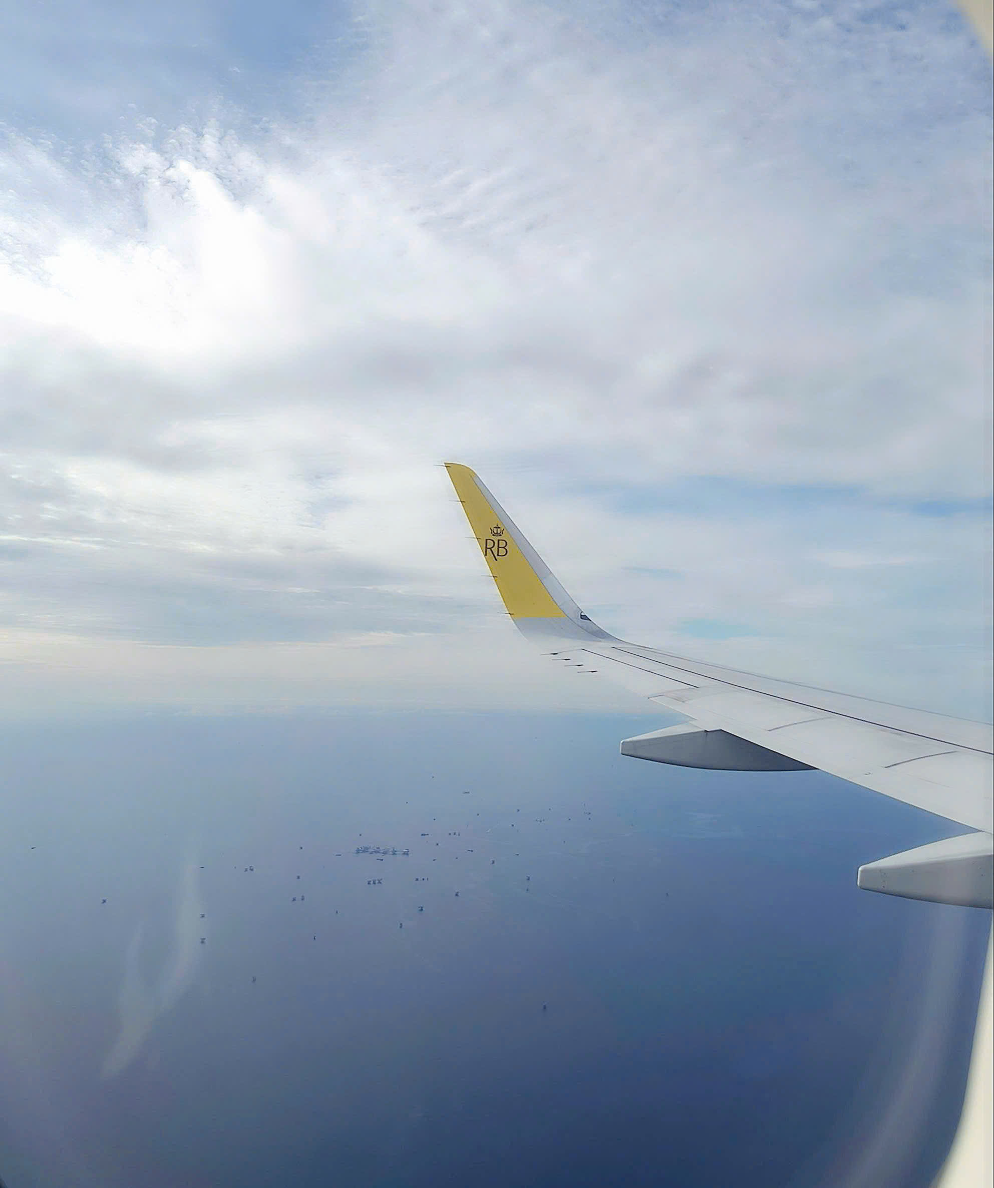Những mỏ vàng minh chứng cho sự giàu có của Brunei nhìn từ trên cao. (ảnh: Trinh Huỳnh)