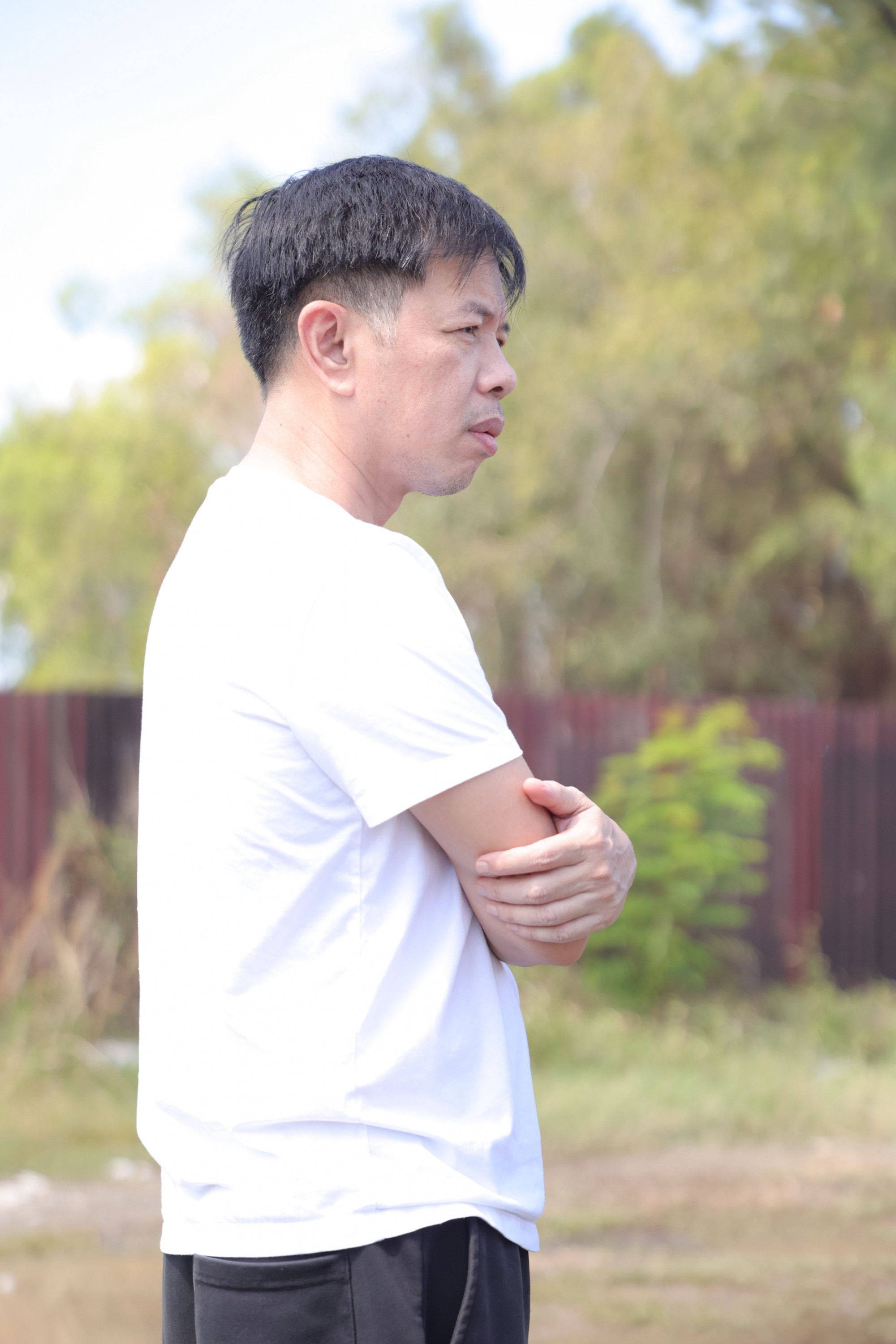 Diễn viên Thái Hoà tại buổi khai máy. Thời gian qua, anh tích cực tham gia các dự án phim ảnh với nhiều vai trò.