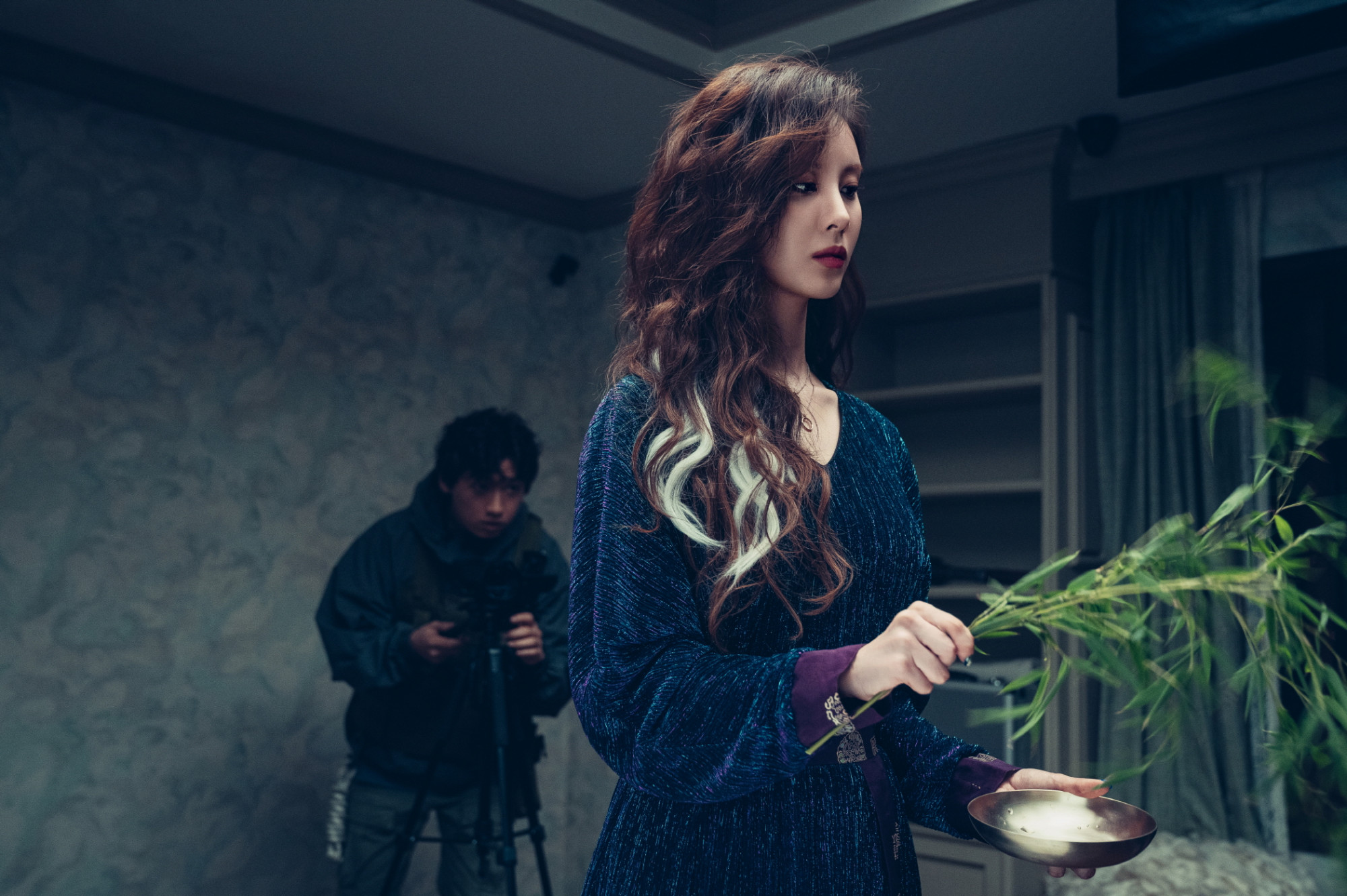 Nữ ca sĩ - diễn viên Seohyun vào vai nữ tư tế Sharon 