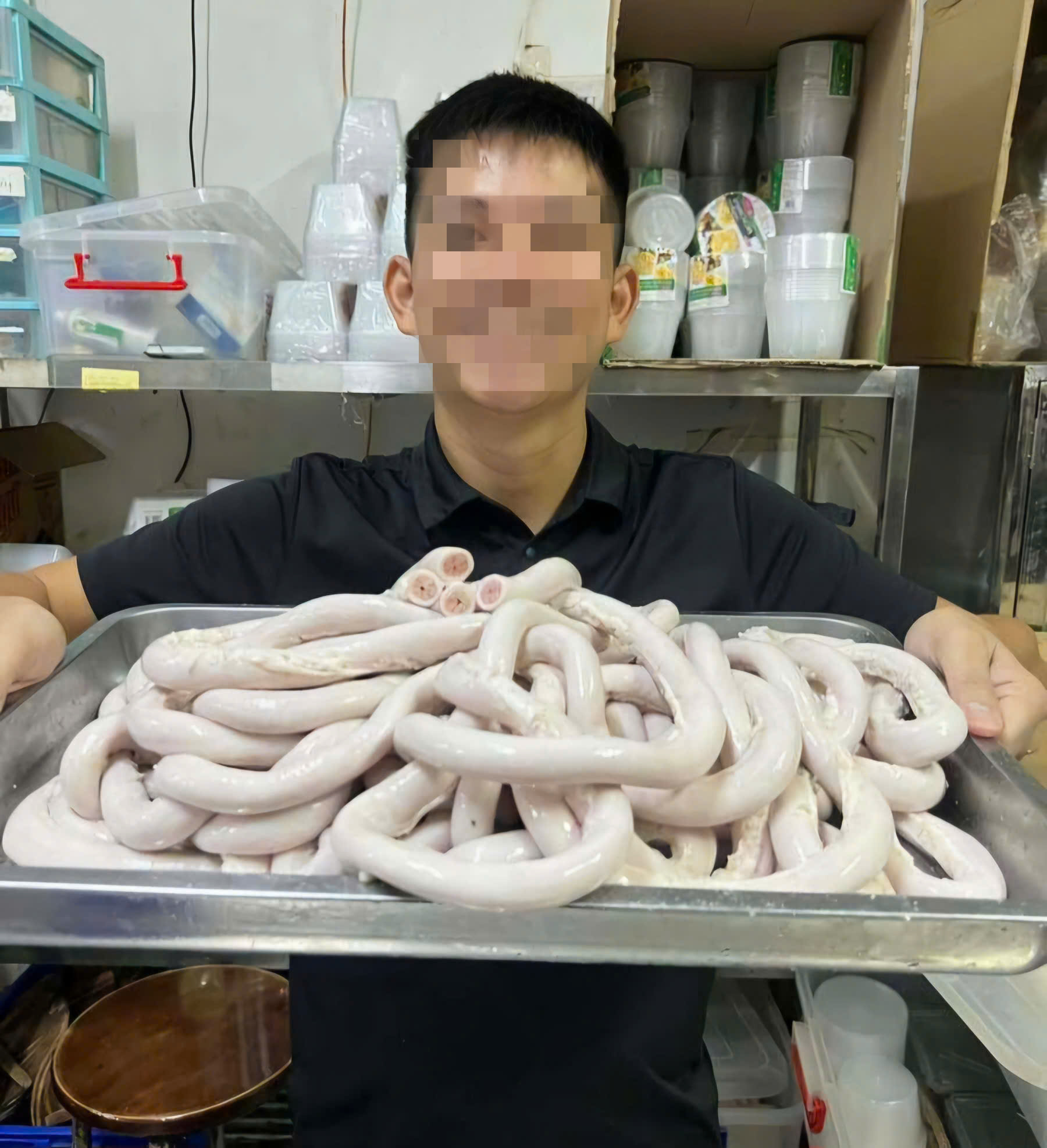 Chủ quán lòng xin lỗi vì quảng cáo hơi quá