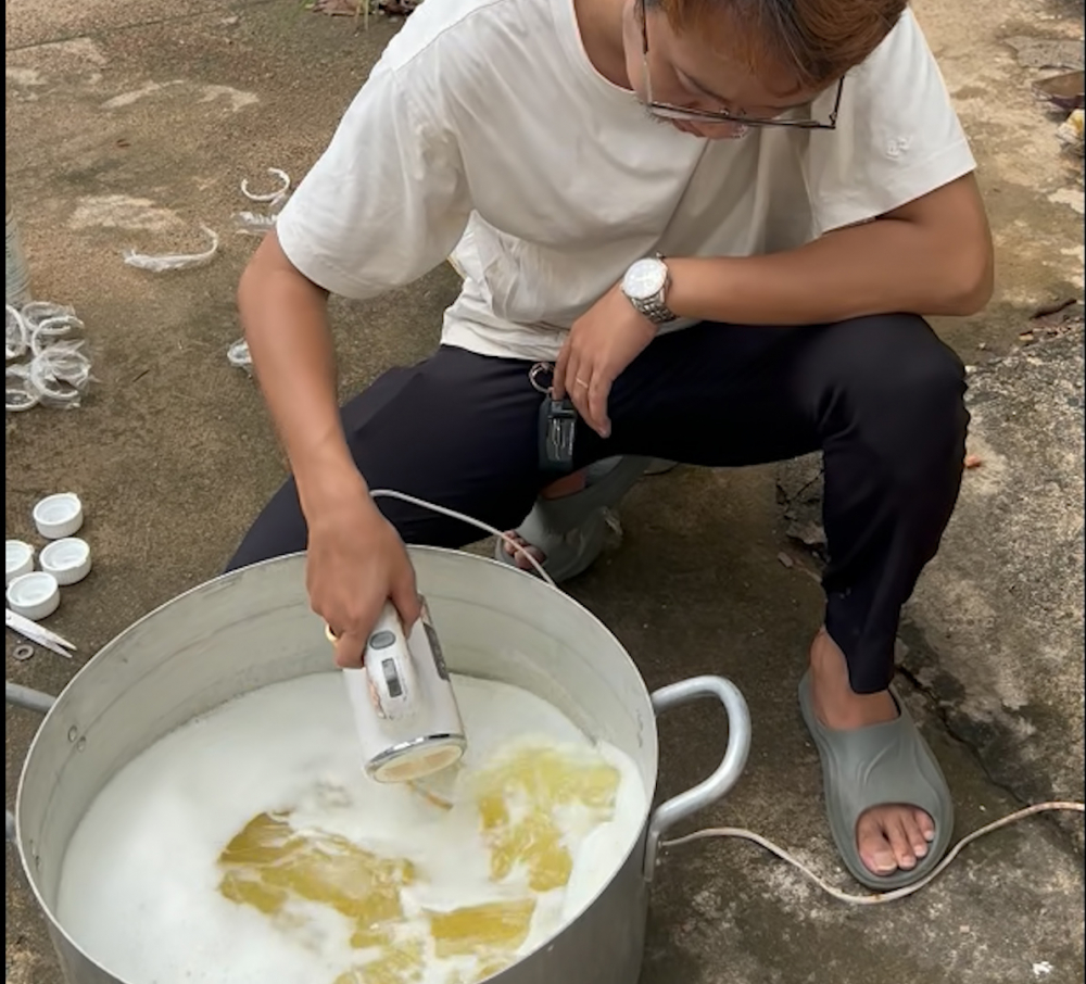 3 đối tượng sản xuất nước hoa giả bằng máy đánh trứng