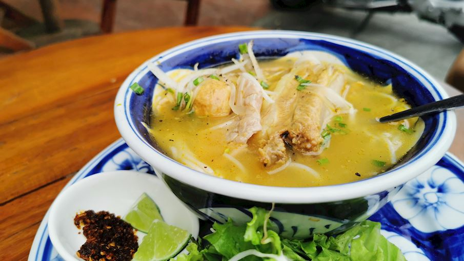 Bún bò Huế là một món bún đặc sản nổi tiếng của thành phố Huế, miền Trung Việt Nam. Món ăn gồm bún sợi to, nước dùng đậm đà nấu từ xương bò và giò heo, thêm sả, mắm ruốc, ớt tạo nên hương vị cay nồng đặc trưng. Thịt bò, giò heo, chả cua hoặc chả lụa thường được cho vào tô bún, ăn kèm rau sống như rau muống, bắp chuối và rau thơm. 