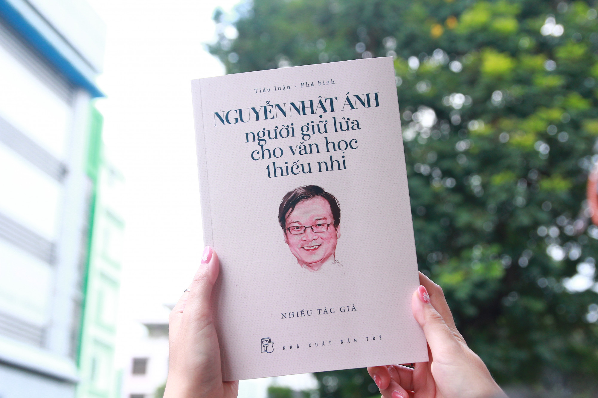 Tập sách nhiều tác giả