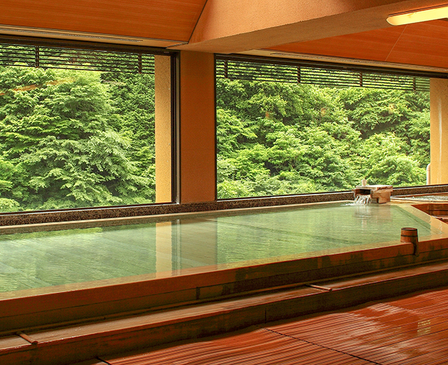 Các bồn tắm phục vụ luân phiên khách nam và nữ theo thời gian cố định trong ngày - Ảnh: Nishiyama Onsen Keiunkan 