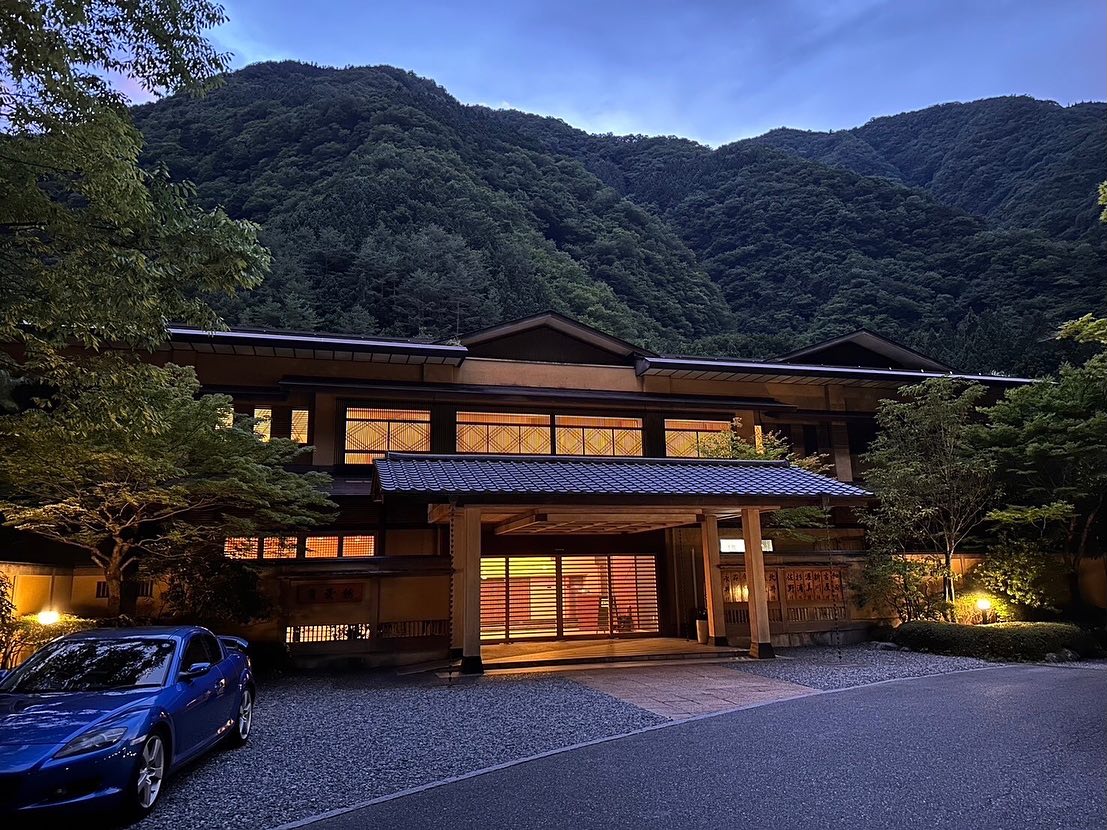 Nishiyama Onsen Keiunkan là nhà trọ truyền thống có suối nước nóng của Nhật. Nơi đây đón khách được 1320 năm và đạt kỷ lục Guinness là khách sạn lâu đời nhất thế giới - Ảnh: Nishiyama Onsen Keiunkan