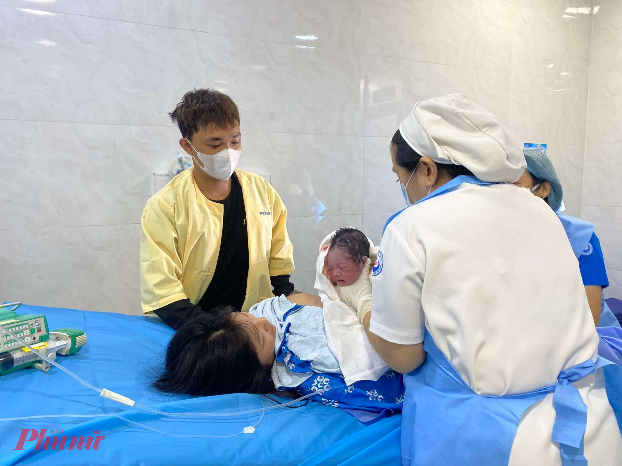 Chính sách thưởng 3 triệu đồng cho phụ nữ sinh đủ hai con trước 35 tuổi khiến nhiều người dân TPHCM băn khoăn về đối tượng và thủ tục nhận hỗ trợ - Ảnh: Thanh Tâm