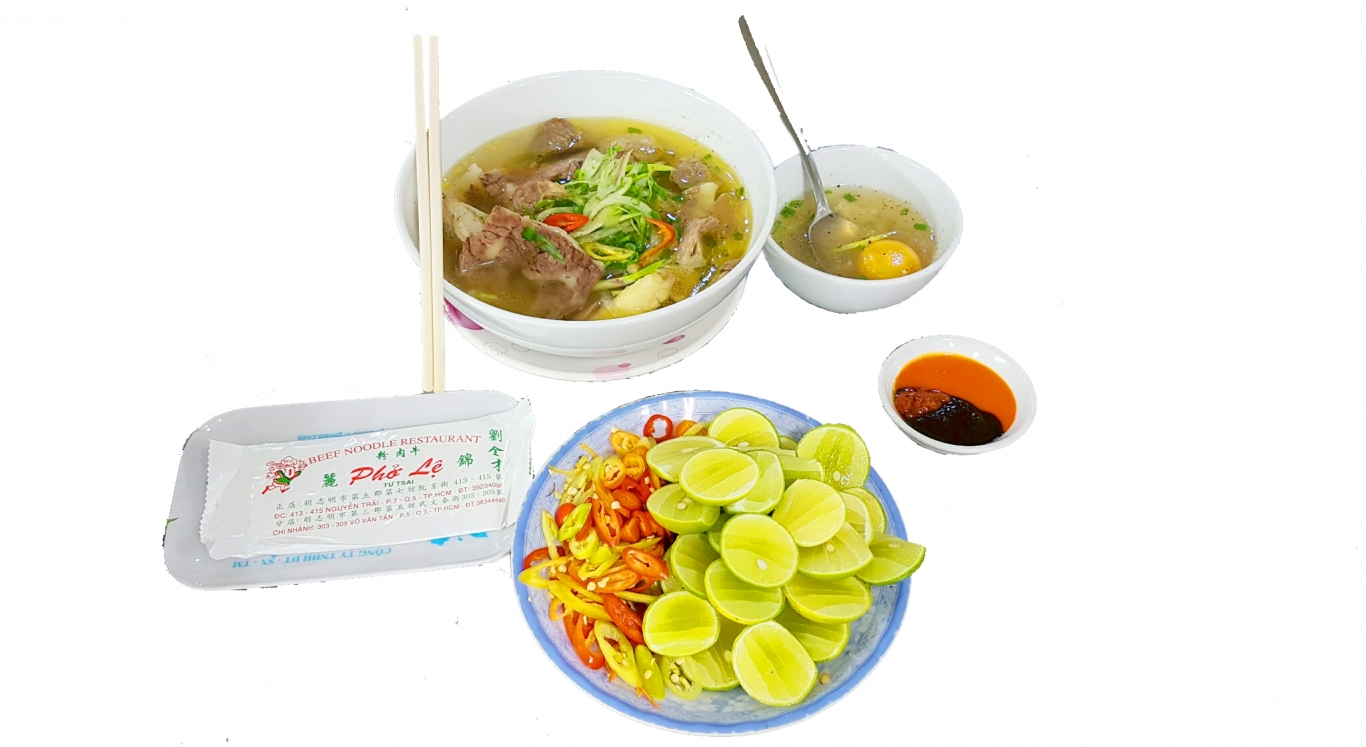4. Phở Lệ – 415 Nguyễn Trãi, Quận 5 Phở Lệ nổi bật với nước dùng đậm đà, bánh phở mềm và thịt bò đa dạng gồm tái, nạm, gân và bò viên tự làm. Quán có không gian sạch sẽ, có tầng máy lạnh, rất phù hợp cho những buổi ăn gia đình hoặc gặp gỡ bạn bè. Giá một tô phở dao động từ 75.000 đến 95.000 đồng, hơi cao nhưng chất lượng rất ổn. Google chấm 4.1 sao, cho thấy quán được nhiều người yêu thích. Đây là điểm đến lý tưởng nếu bạn muốn thưởng thức phở bò chuẩn vị Nam Bộ pha chút phong cách Bắc Bộ.