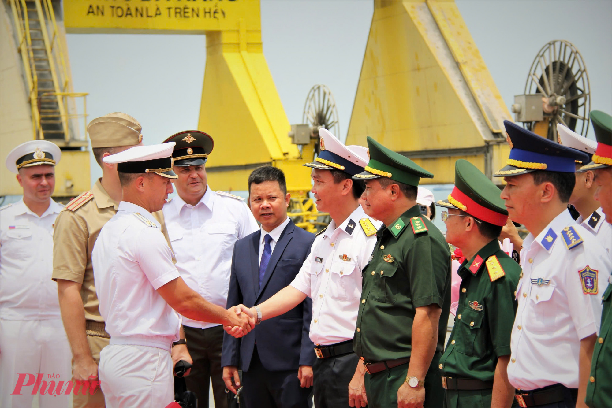 Các hoạt động chính trong khuôn khổ chuyến thăm bao gồm lễ đón, tiễn đoàn, đặt vòng hoa tại Đài tưởng niệm liệt sĩ TP Đà Nẵng, chào xã giao lãnh đạo UBND TP Đà Nẵng, Bộ Tư lệnh Vùng 3 Hải quân và Bộ Tư lệnh Quân khu 5.