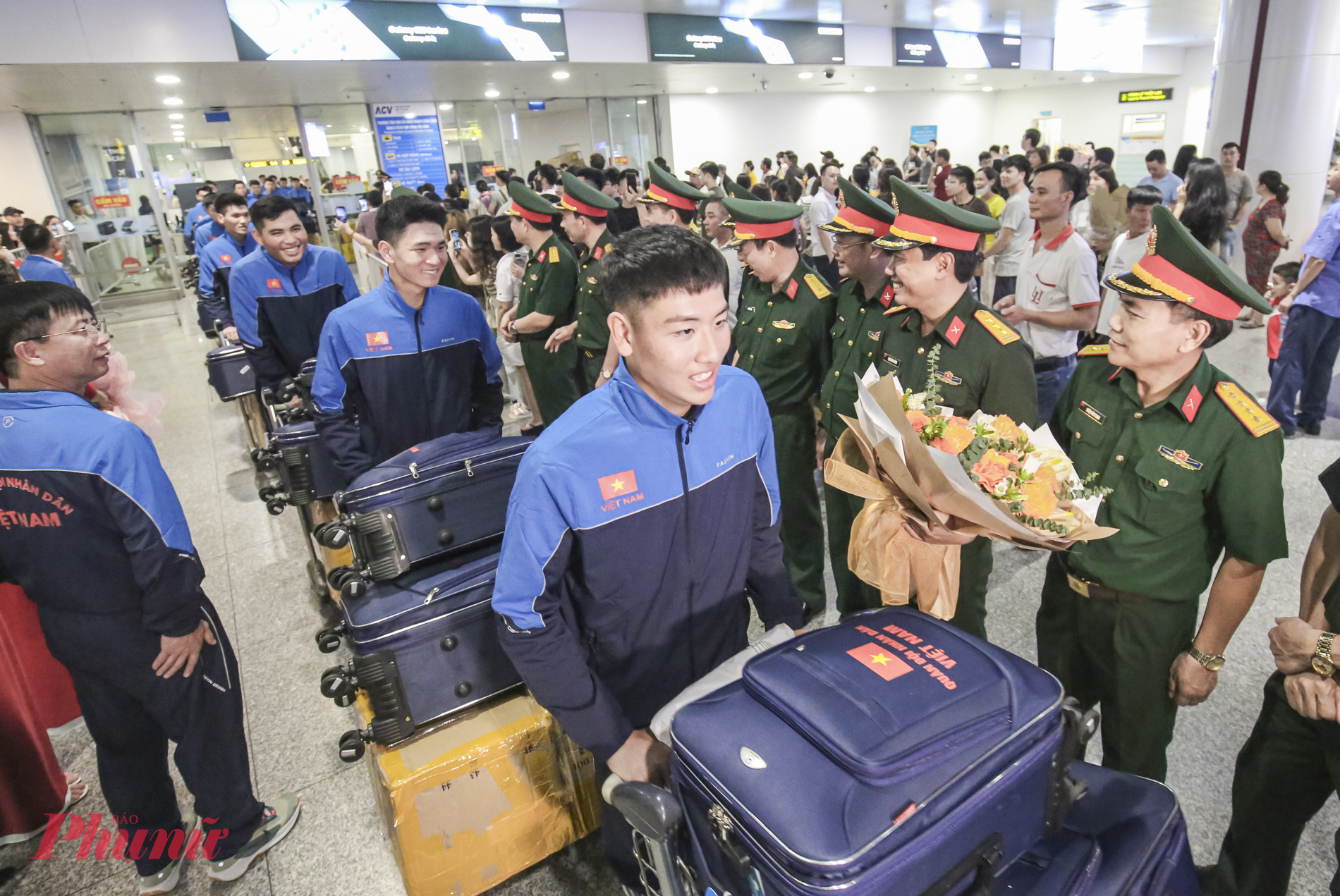 Đoàn gồm 86 quân nhân là những cán bộ, học viên, quân nhân chuyên nghiệp tiêu biểu về phẩm chất, năng lực, sức khỏe và thể hình thuộc Trường Sĩ quan Lục quân 1 và một số cơ quan, đơn vị, đại diện cán bộ, chiến sĩ Quân đội nhân dân Việt Nam.