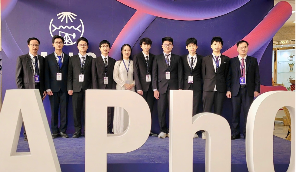 đội tuyển quốc gia Việt Nam dự thi Olympic Vật lý Châu Á (APhO) năm 2025 được tổ chức tại Ả rập Xê út.