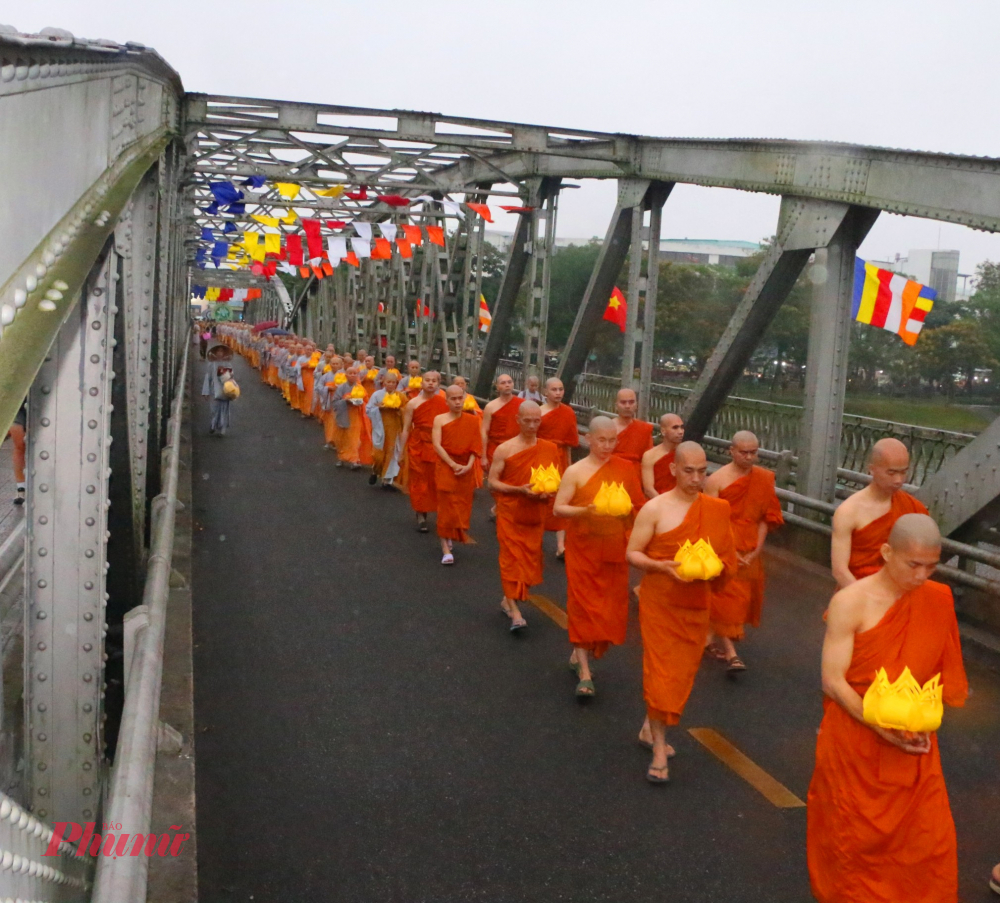 Sau một thời gian dài bị gián đoạn, vào năm 2008, khi Đại lễ Vesak Liên Hiệp Quốc lần đầu tiên tổ chức tại Việt Nam, Phật giáo Huế phục hồi nghi lễ đặc thù này và duy trì cho đến ngày nay.