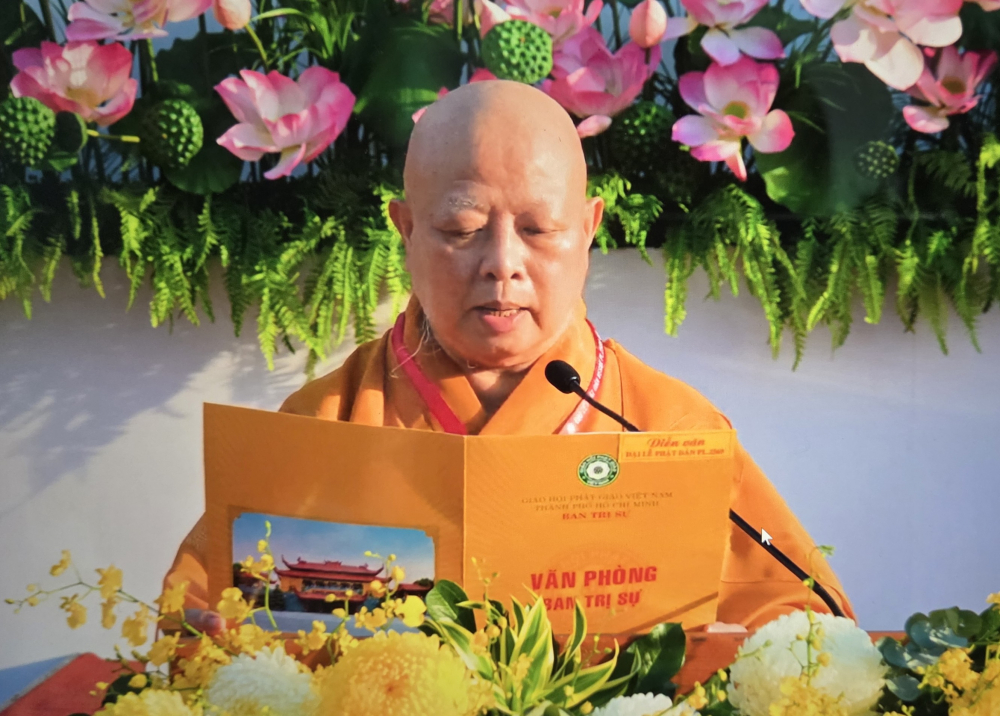 Hòa thượng Thích Lệ Trang, trưởng Ban trị sự GHPGVN TPHCM, cũng tuyên đọc diễn văn Đại lễ Phật đản Vesak Phật lịch 2569 của Chủ tịch Hội đồng Trị sự GHPGVN