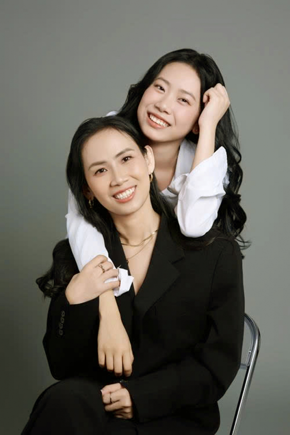 Đặt niềm tin để con bay vào bầu trời cao rộng Thạc sĩ Nguyễn Thị Thanh Bình và con gái Nguyễn Khánh Bảo Nguyên - Ảnh do nhân vật cung cấp