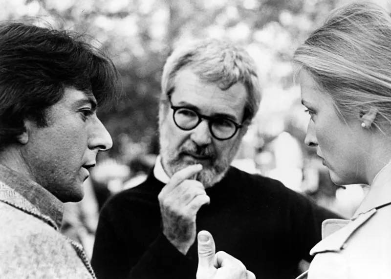 Từ trái sang: Dustin Hoffman, Robert Benton, Meryl Streep trên phim trường 'Kramer vs. Kramer' năm 1979 