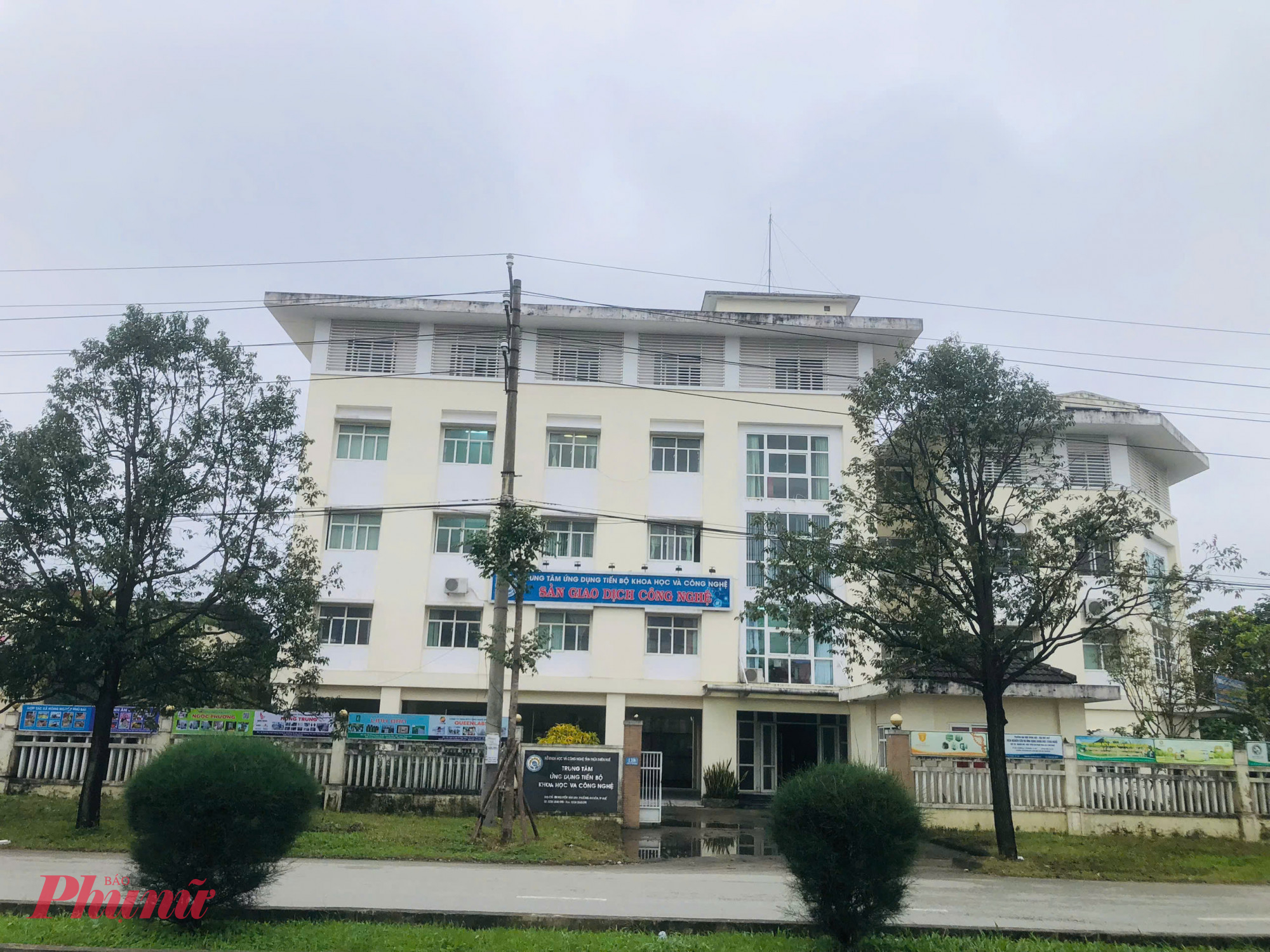 Trước đó vào ngày 18/12 năm 2024 Cơ quan công an đã khởi tố bắt giam Trung tâm Ứng dụng tiến bộ khoa học và Công nghệ thuộc Sở Khoa học và Công nghệ tỉnh Thừa Thiên Huế