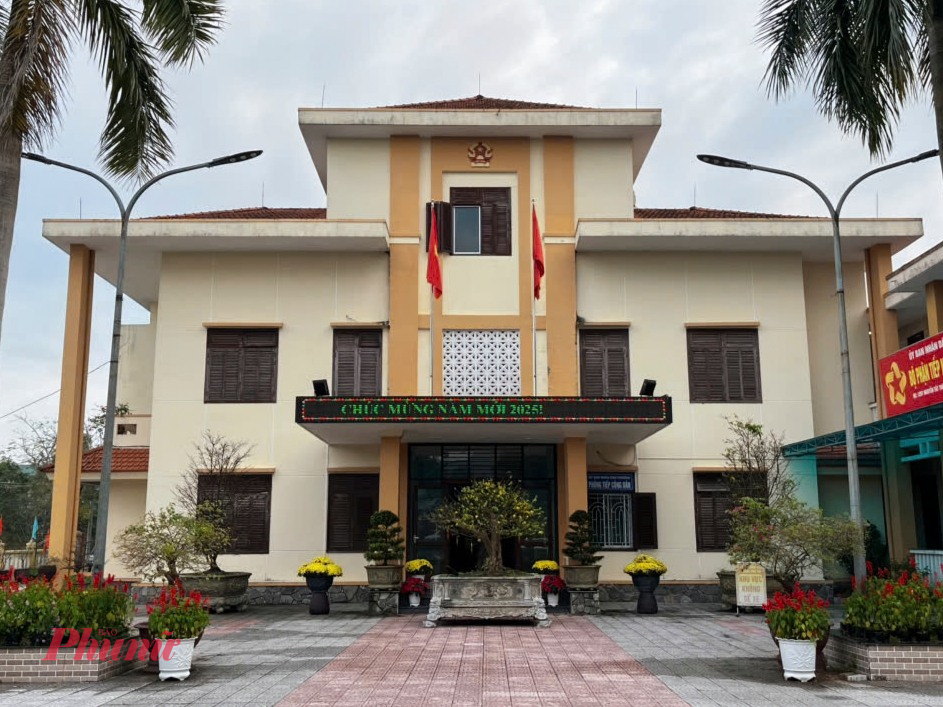 Trụ sở UBND phường Phú Bài nơi ông ông H.T.N - công chức Tư pháp - Hộ tịch phường, do bị “tố” có quan hệ bất chính với một nữ Phó hiệu trường Trường Mầm non Phú Thanh đang công tác