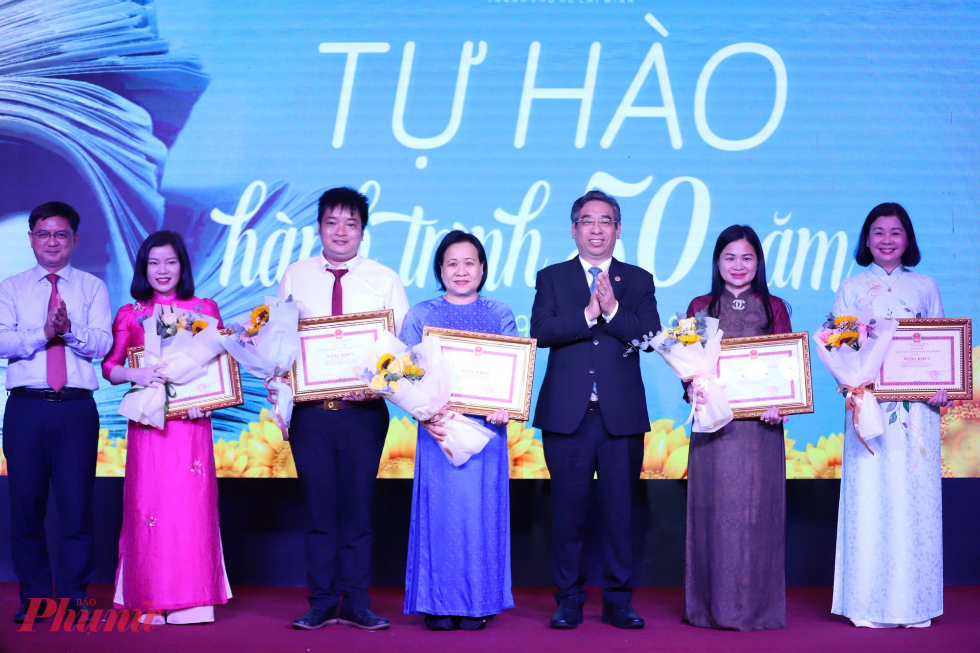 Báo Phụ nữ TPHCM kỷ niệm 50 năm ngày ra số báo đầu tiên: Viết tiếp hành trình rực rỡ Ông Nguyễn Phước Lộc – Phó Bí thư Thành uỷ, Bí thư Đảng đoàn, Chủ tịch Uỷ ban MTTQ Việt Nam TPHCM và ông ông Nguyễn Mạnh Cường – Trưởng Ban Tuyên giáo và Dân vận Thành uỷ