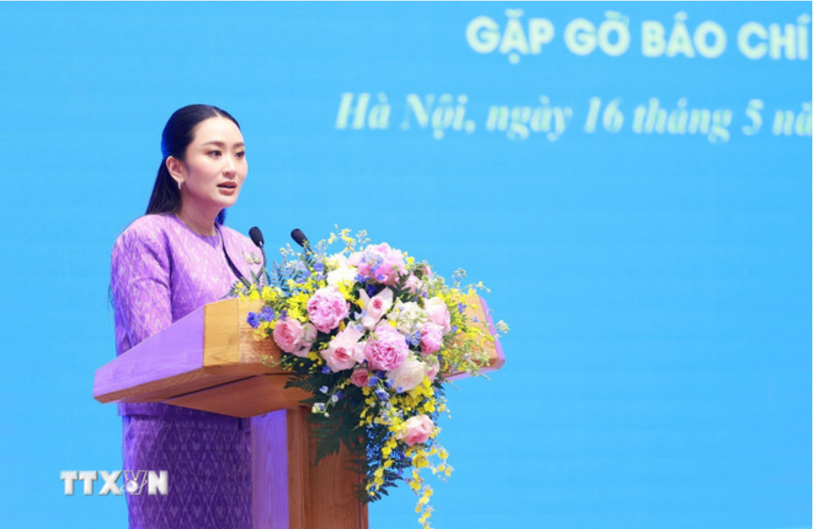 Việt Nam-Thái Lan nâng cấp quan hệ lên Đối tác Chiến lược Toàn diện Thủ tướng Thái Lan Paetongtarn Shinawatra công bố Việt Nam và Thái Lan nâng cấp quan hệ lên Đối tác Chiến lược Toàn diện. (Ảnh: Dương Giang/TTXVN)