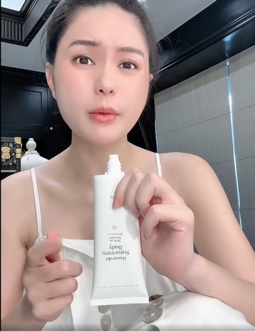 Sản phẩm kem chống nắng do Đoàn Di Băng làm đại diện thương hiệu và phân phối vừa ra quyết định đình chỉ lưu hành, thu hồi và tiêu hủy