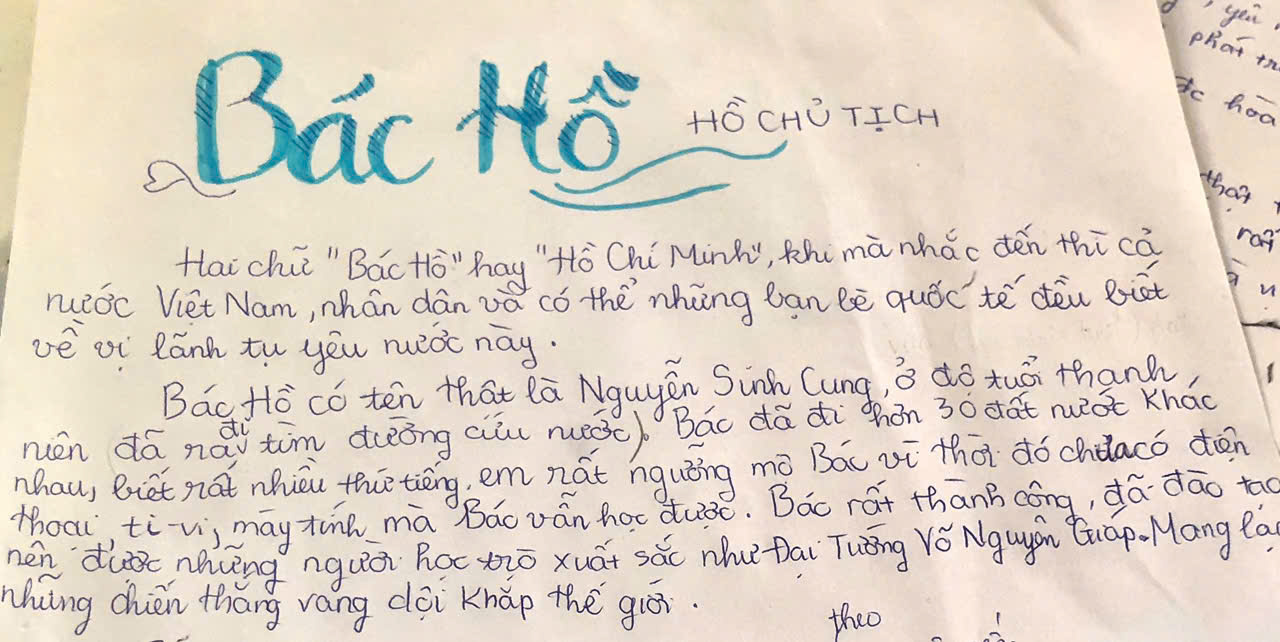 Những dòng chữ nắn nót của em Bích Vân viết về Bác. Ảnh NVCC
