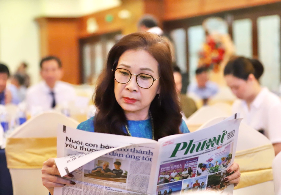 NSND Kim Xuân tại lễ kỷ niệm  50 năm ngày thành lập Báo Phụ nữ TPHCM, ngày 16/5  - ẢNH: THÀNH LÂM