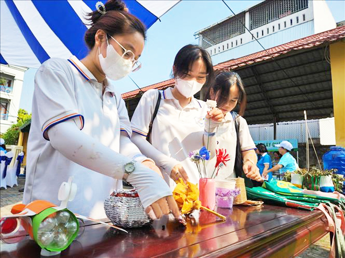 Các bạn trẻ tham gia Ngày hội giảm nhựa 2024 tại Huế - Nguồn ảnh: Thông tấn xã Việt Nam