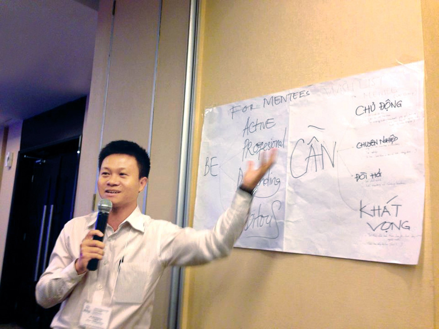 Nhà báo Bùi Tiến Dũng