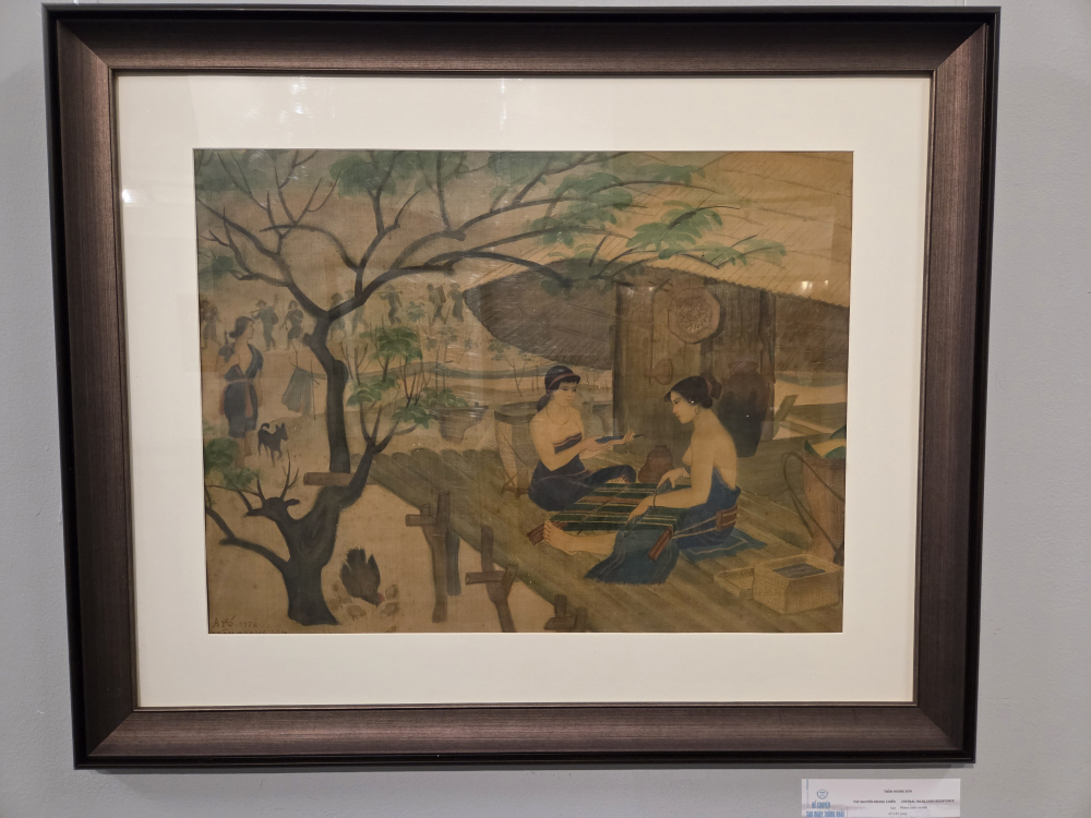 Tác phẩm Tây Nguyên kháng chiến (lụa, 1972) - họa sĩ Trần Hoàng Sơn.