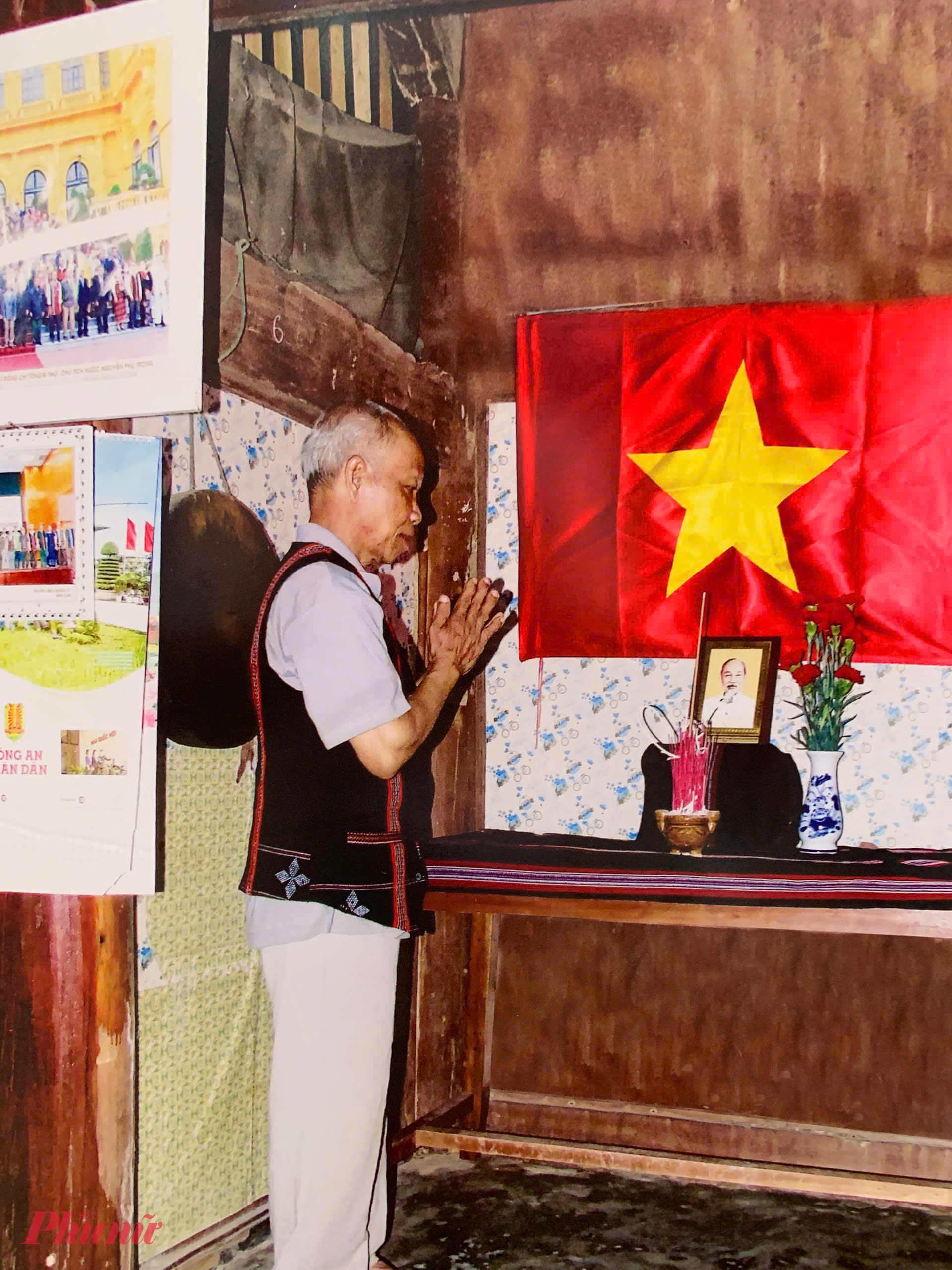 Tưởng nhớ Bác Hồ tại triển lãm “Không gian di sản văn hóa Chủ tịch Hồ Chí Minh ở Huế”. 