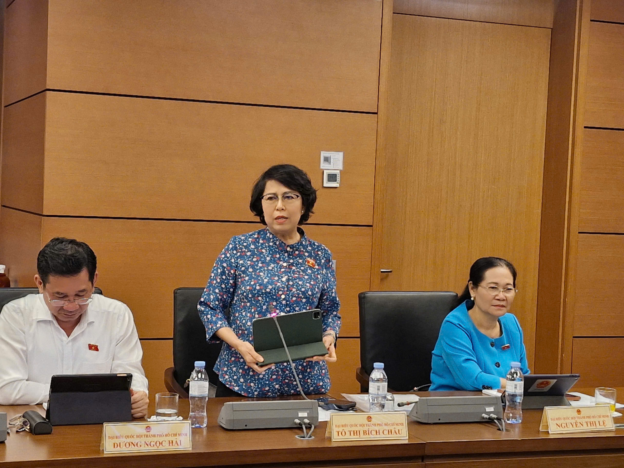 ĐBQH Tô Thị Bích Châu băn khoăn với đề xuất bỏ tử hình với tội danh tham ô, tham nhũng; sản xuất hàng giả, đặc biệt là thuốc, thực phẩm chức năng