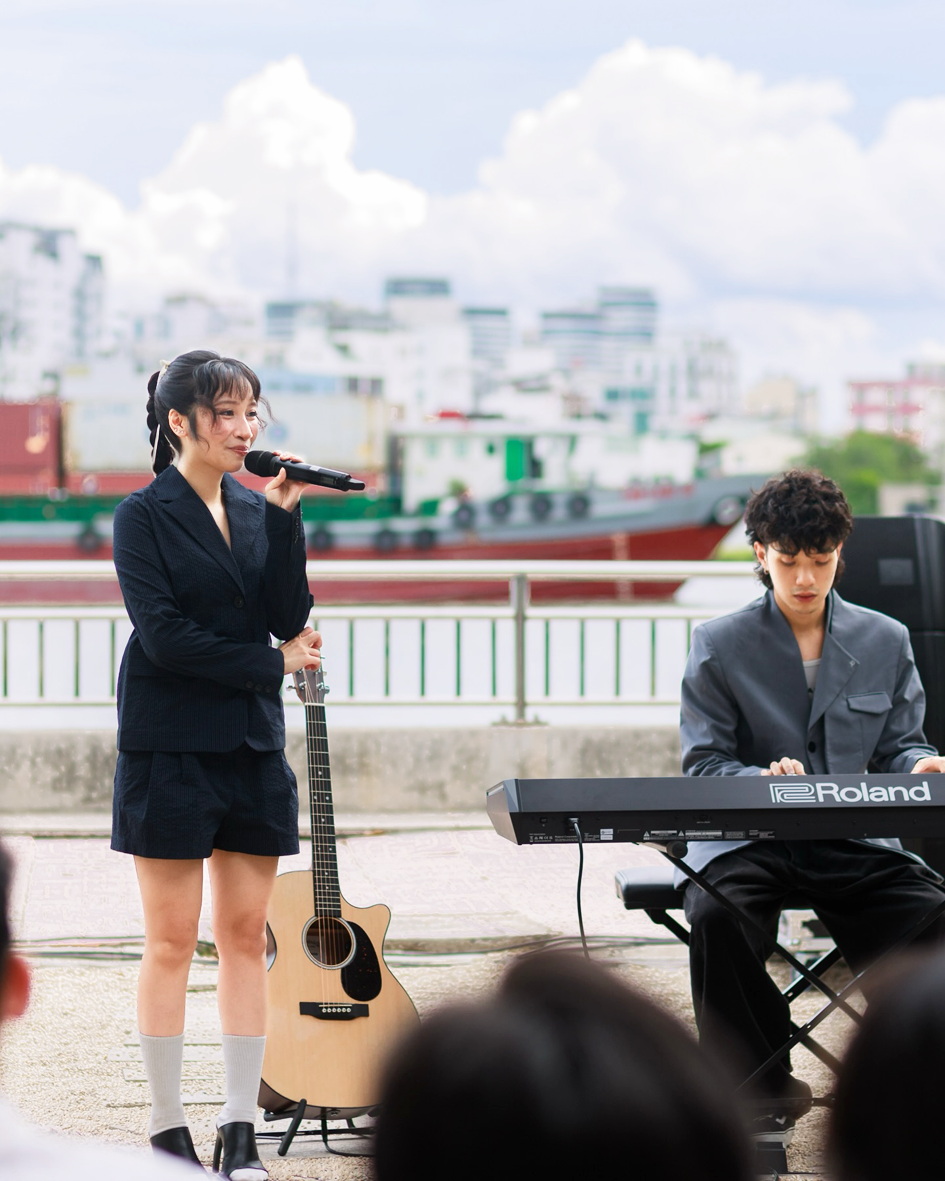 Thị trường âm nhạc chờ làn gió mới Ca sĩ Mỹ Anh tại một buổi gặp gỡ khán giả, giới thiệu EP mới - Ảnh do nhân vật cung cấp